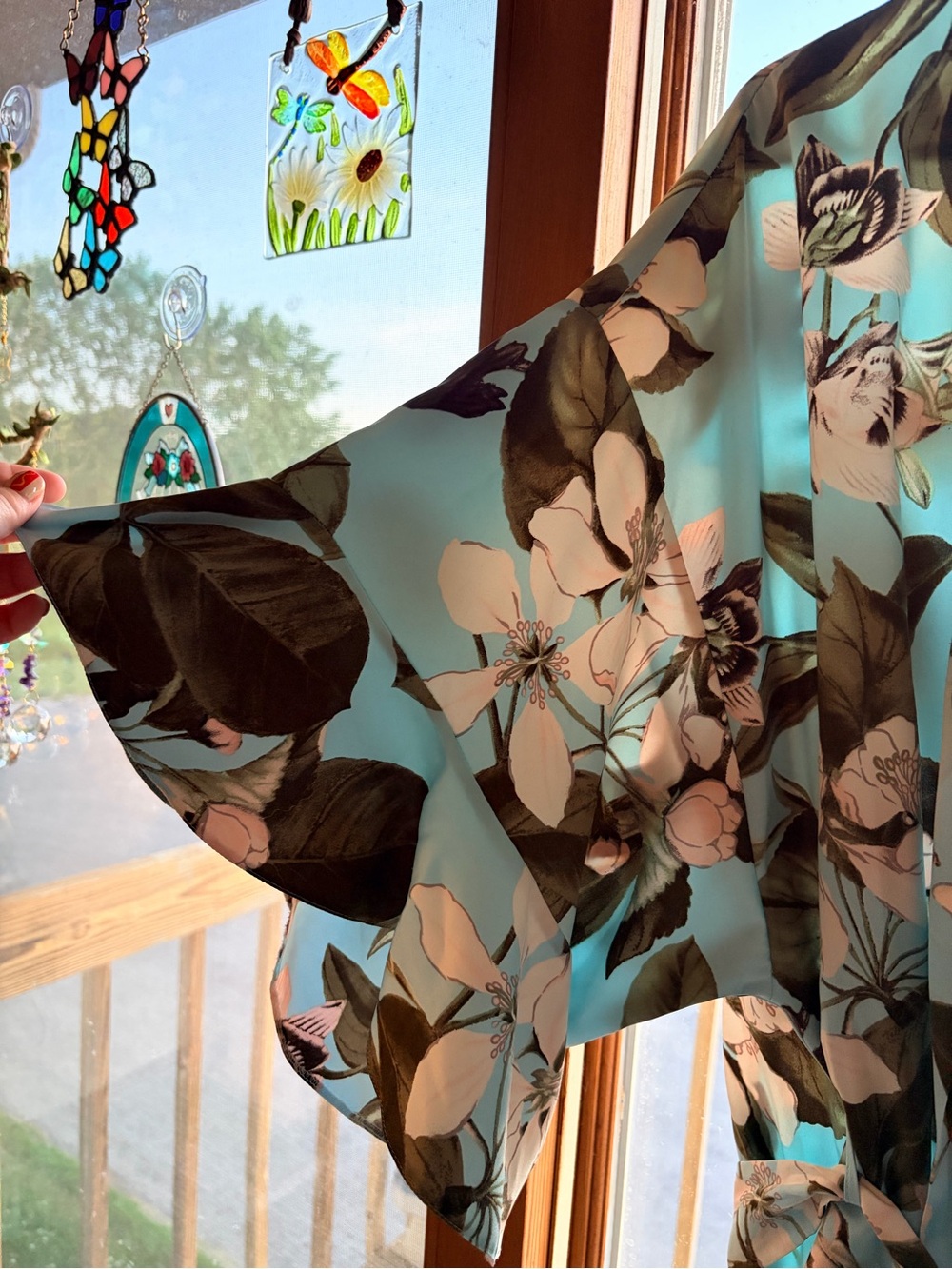 Victoria’s Secret Floral Robe size medium/large - Picture 3 of 5